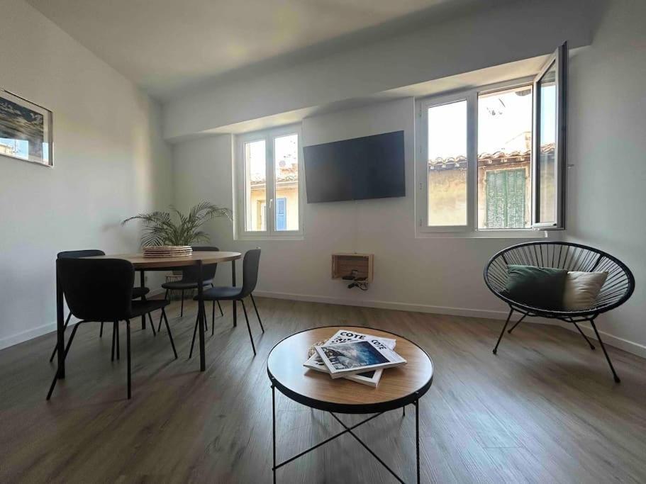 Duplex Au Coeur Du Village De Каси Экстерьер фото