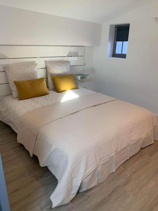 Duplex Au Coeur Du Village De Каси Экстерьер фото