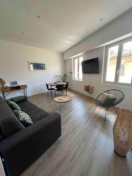 Duplex Au Coeur Du Village De Каси Экстерьер фото